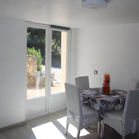 Les Lauriers De Joelle Apartment Peyrolles-en-Provence Exterior photo